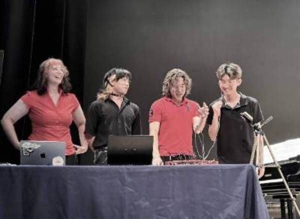 HeartThrob set their percussion instrument to the player's heartbeat